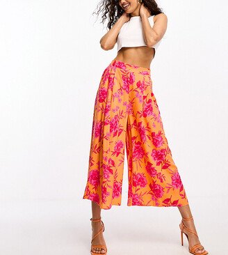 Nobody’s Child Petite Nobody's Child Petite Zeena wide leg pants in orange floral