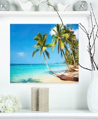 Designart 'Tropical Beach' Photography Seascape Metal Wall Art - 20 X 12