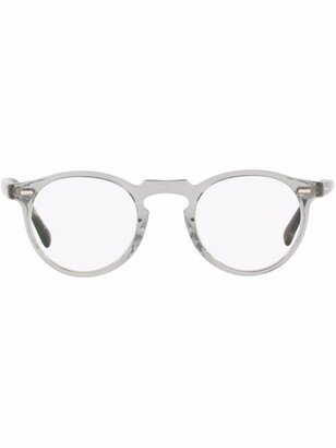 Gregory Peck round-frame glasses