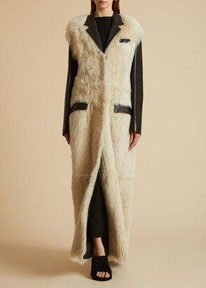 The Kelvis Coat in Cream Shearling