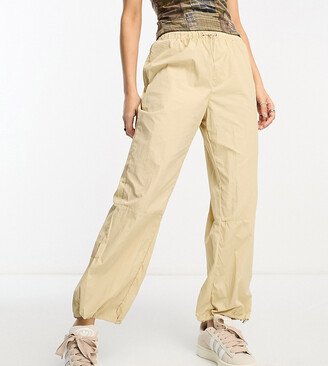 Heartbreak Petite parachute wide leg pants in stone