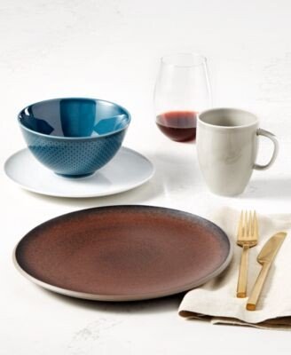 Junto Dinnerware Collection