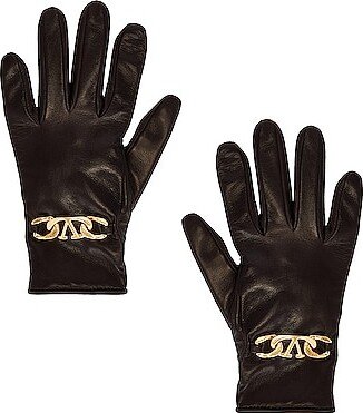 V Logo Chain Leather Glove in Chocolate