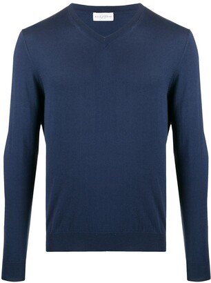 regular-fit V-neck pullover