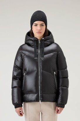 Aliquippa Short Down Jacket in Glossy Nylon