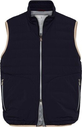 Light sleeveless puffer jacket