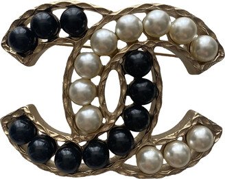 CC pearl pin & brooche-AA