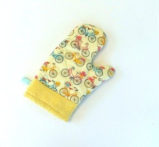 Bicycle Print Oven Mitt