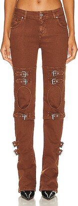 Buckle Slim Leg in Brown