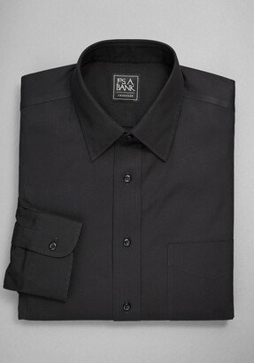 Men's Traveler Collection Tailored Fit Point Collar Dress Shirt
