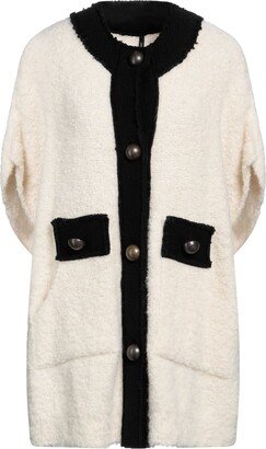 Cardigan White-AT