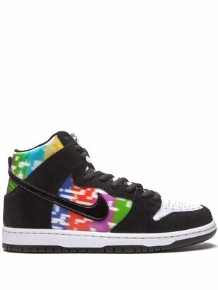 SB Dunk High TV Signal sneakers