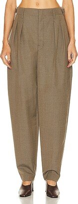 Pleated Tapered Pant in Taupe