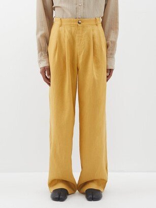 Pleated Linen Wide-leg Trousers