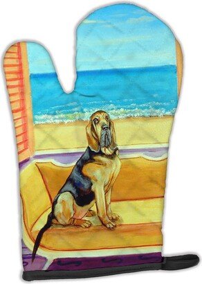 Bloodhound Couch Sitting Oven Mitt