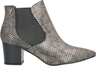 PACOMENA by MENBUR Ankle Boots Platinum