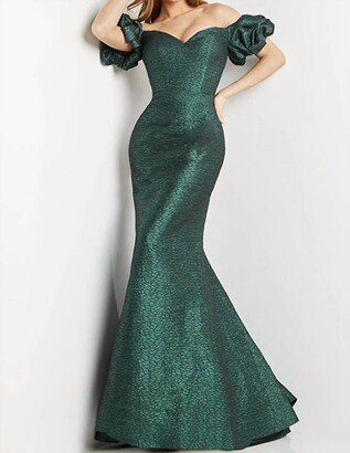 Off The Shoulder Sweetheart Neck Evening Gown In Emerald