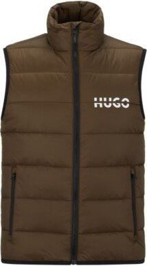 Water-repellent gilet with split logo