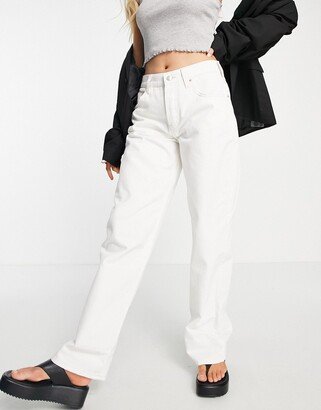 low rise baggy boyfriend jean in ecru with turn up hem