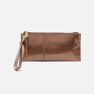 Vida Wristlet in Patent Leather - Bronze