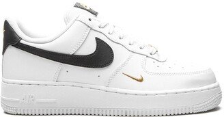 Air Force 1 Low Essential White/Black/Gold sneakers