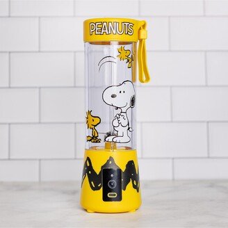 Uncanny Brands Peanuts Snoopy & Woodstock Usb - Rechargeable Portable Blender