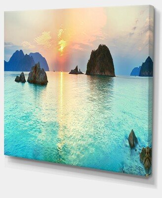 Designart Sunrise Panorama Photography Canvas Art Print - 40 X 30