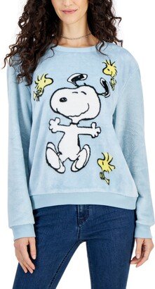Love Tribe Juniors' Peanuts Snoopy Graphic Cozy Sweatshirt