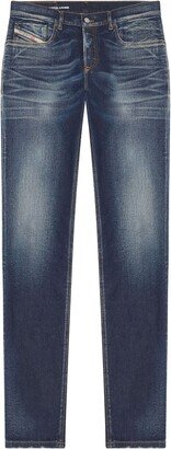 2023 D-Finitive low-rise tapered jeans-AB