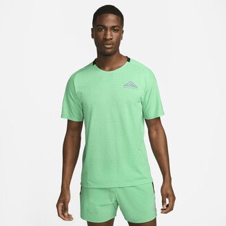 Men's Trail Solar Chase Dri-FIT Short-Sleeve Running Top in Green