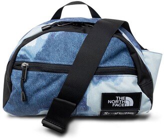 x The North Face Roo II belt bag