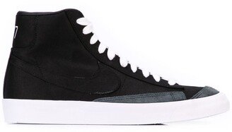 Blazer Mid 77 Vintage WE Black Canvas sneakers