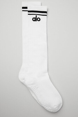 Women's Knee-High Throwback Barre Socks in White/Black, Size: S/M (5-7.5)