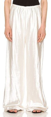 Andres Pant in White