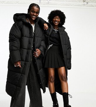 Unisex maxi puffer jacket with hood in black-AA