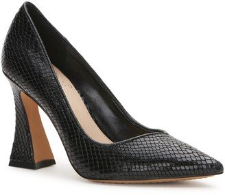 Akenta Pointed Toe Pump