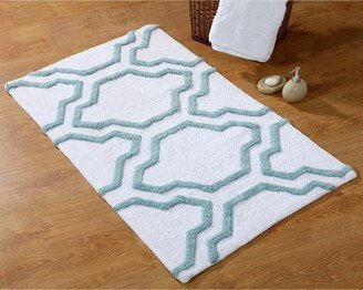 Quatrefoil 50' x 30' Non-Skid Cotton Bath Rug - White/arctic Blue