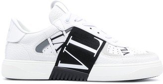 VL7N logo-print strap sneakers-AA