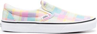 Slip-On checkerboard-print sneakers