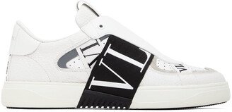 White & Black VL7N Low-Top Sneakers