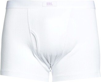 Boxer White-AP