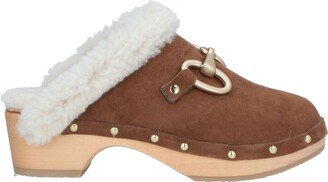 ENNEQUADRO Mules & Clogs Brown