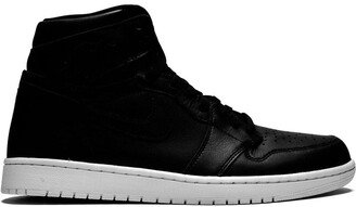 Retro High OG Cyber Monday sneakers