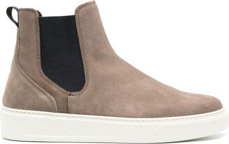 Classic Court suede Chelsea boots