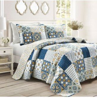 Monique Reversible Quilt Set