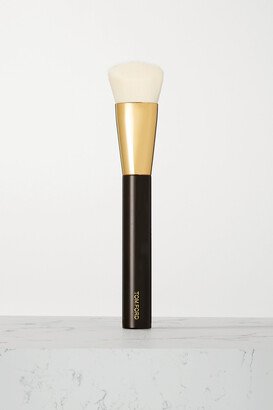 Shade And Illuminate Foundation Brush - One size