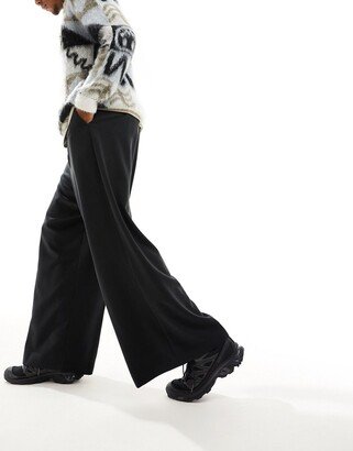 smart extreme wide leg pants in black