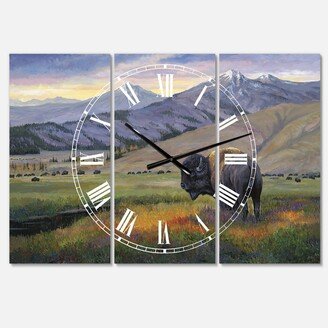 Designart One Ton Warrior Large Traditional 3 Panels Wall Clock - 23 x 23 x 1