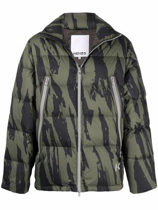 Pleat Camo-print puffer jacket