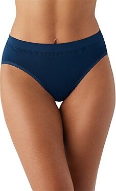 B.Smooth Lace Seamless High-Cut Briefs